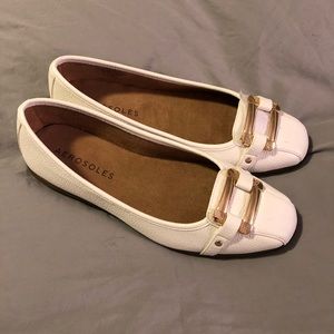 Aerosole Flats - Brand New Size 8.5